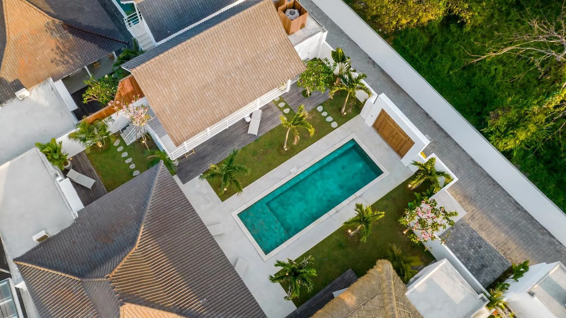 Villa Surga Julie By Alfred In Bali 세미냑
