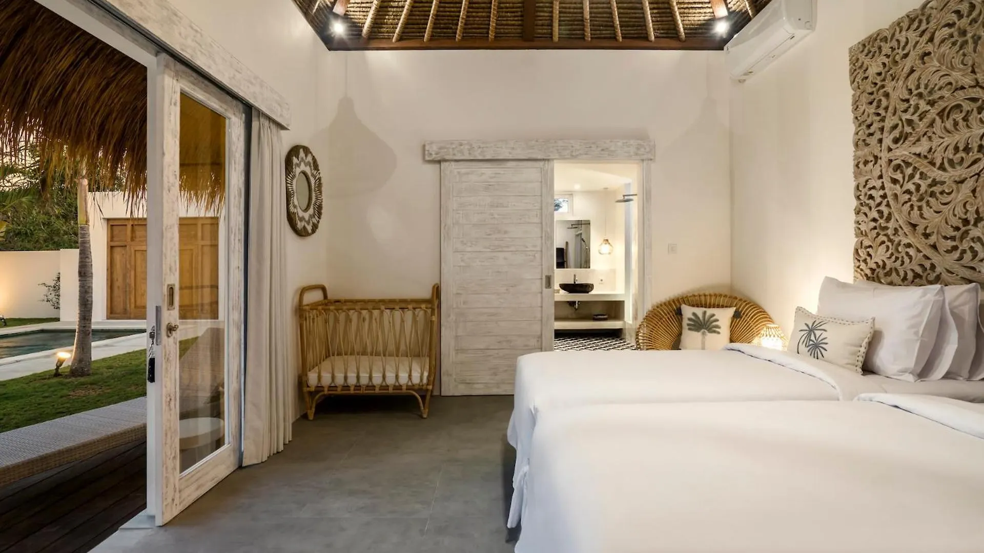 Villa Surga Julie By Alfred In Bali 세미냑 0*,  인도네시아