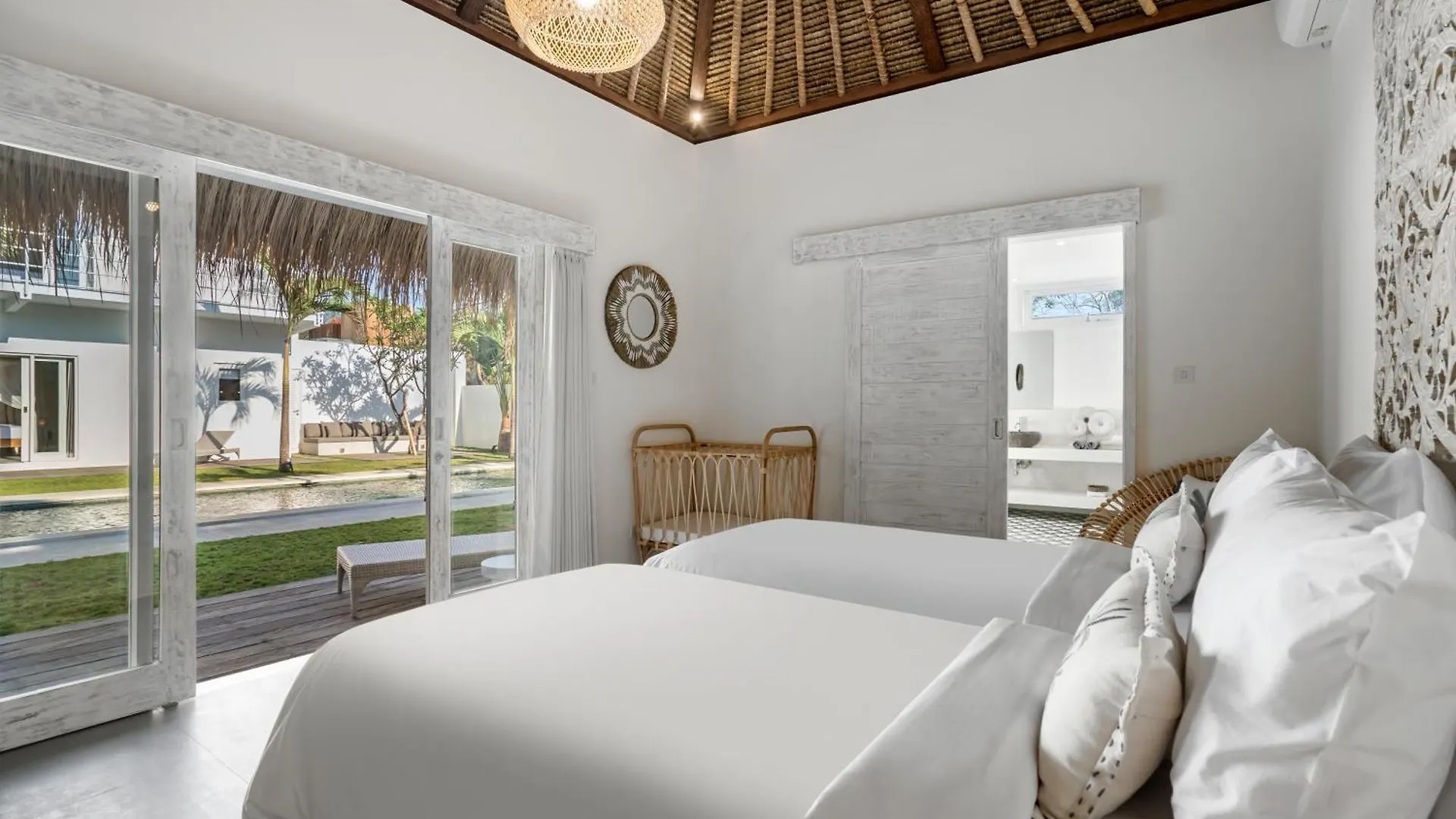 Villa Surga Julie By Alfred In Bali 세미냑